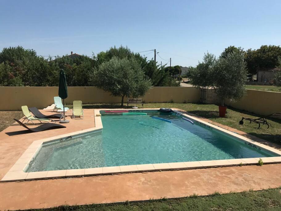 Loue Studio Dans Une Villa Avec Piscine Terrasse Saint-Theodorit エクステリア 写真